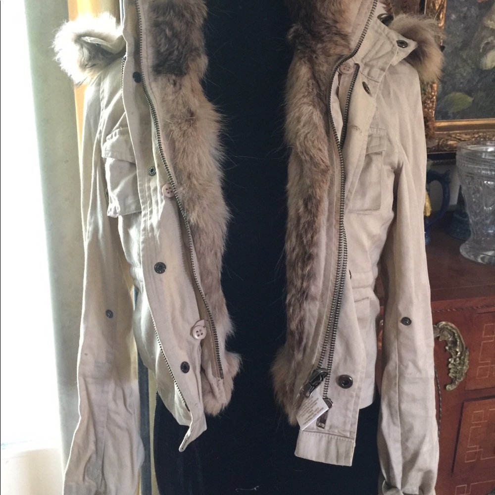 La Roc Cropped hooded beige Jacket With Detachable Fur lining Vest